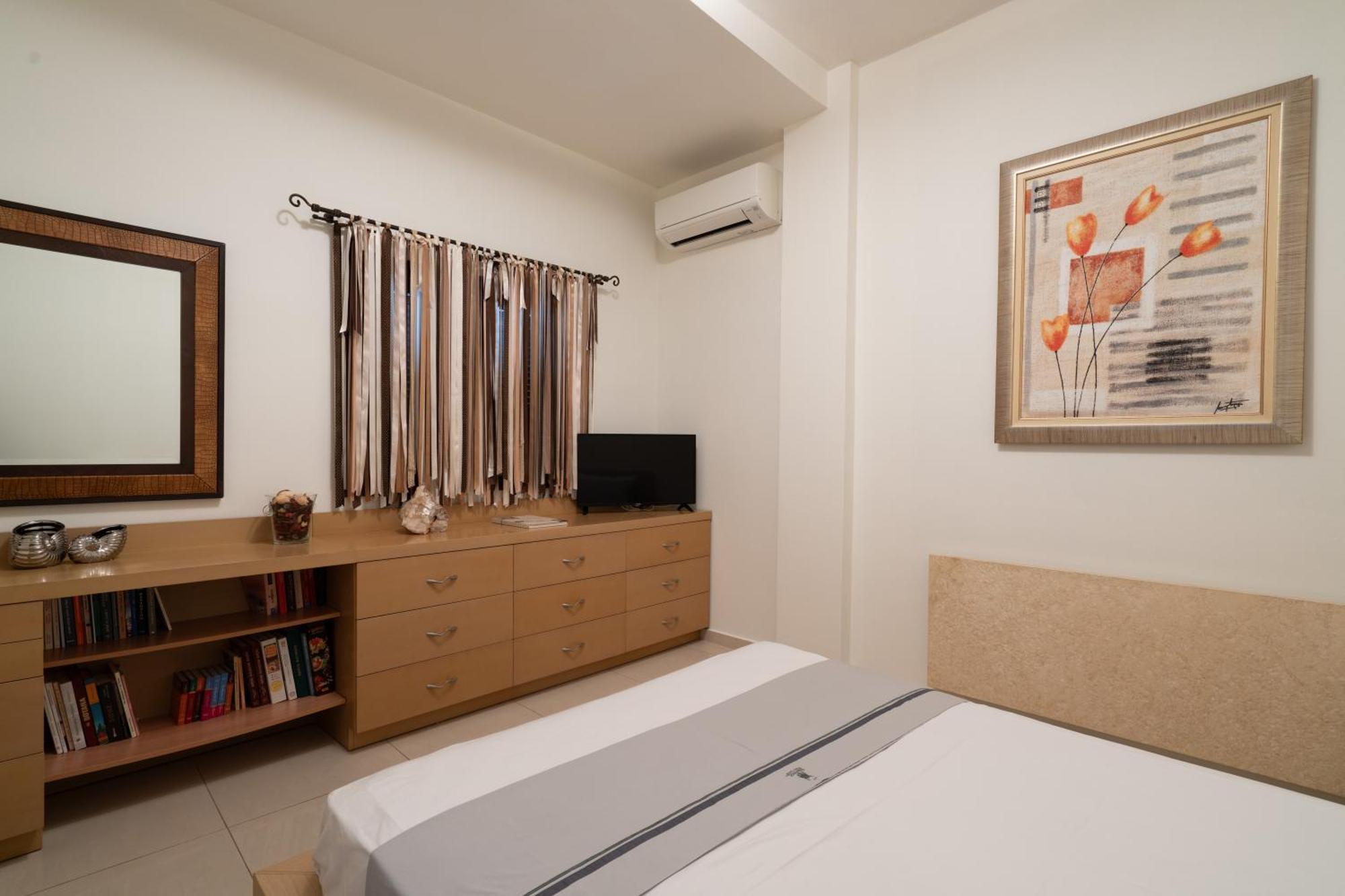 Central Seaview Heven Apartment In Fira  Exterior photo